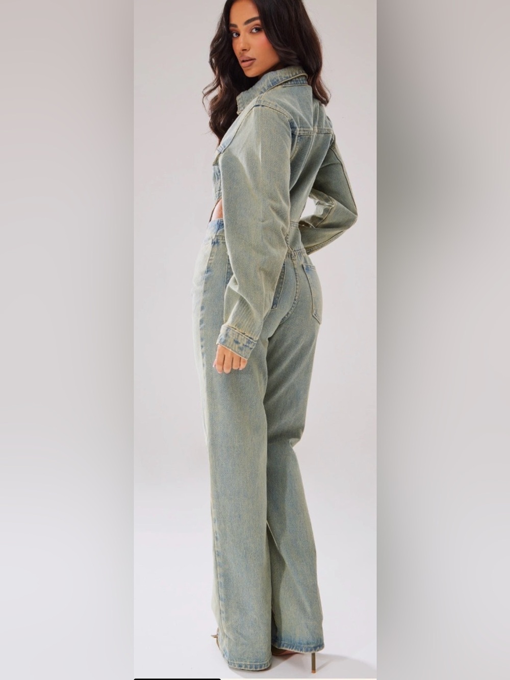 PrettyLittleThing Light Wash Cutout High-Waist Flare Jeans - Picture 2 of 4